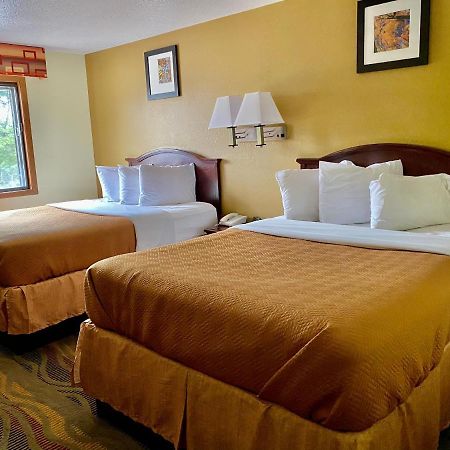 Travelodge By Wyndham La Porte/Michigan City Area Экстерьер фото