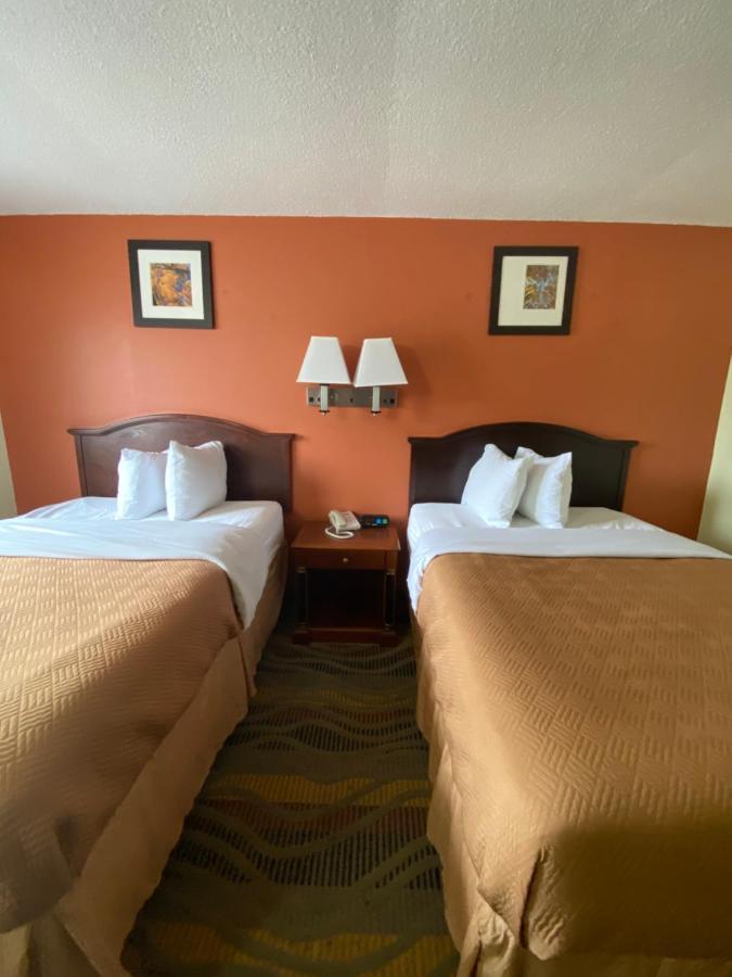 Travelodge By Wyndham La Porte/Michigan City Area Экстерьер фото