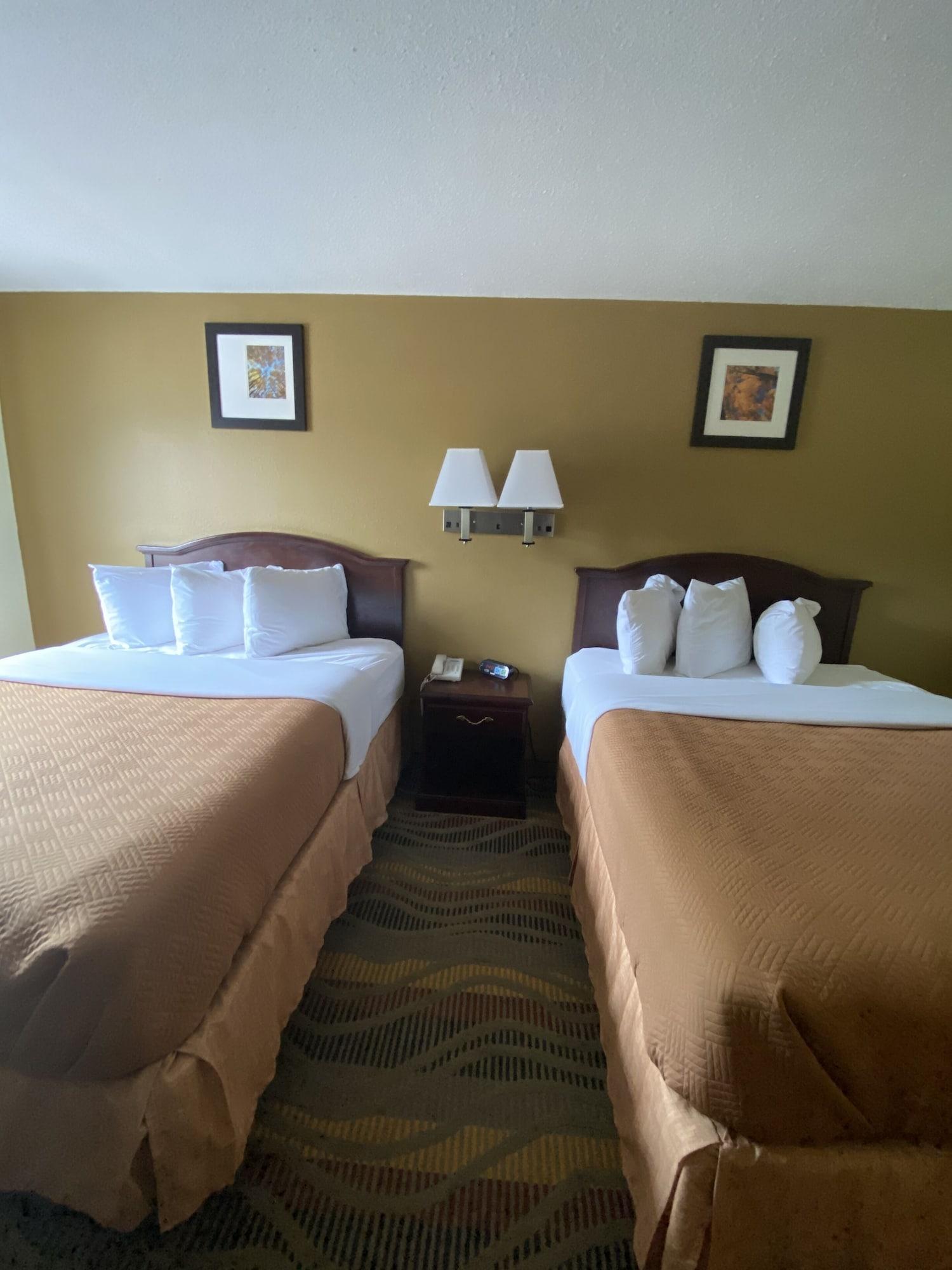 Travelodge By Wyndham La Porte/Michigan City Area Экстерьер фото