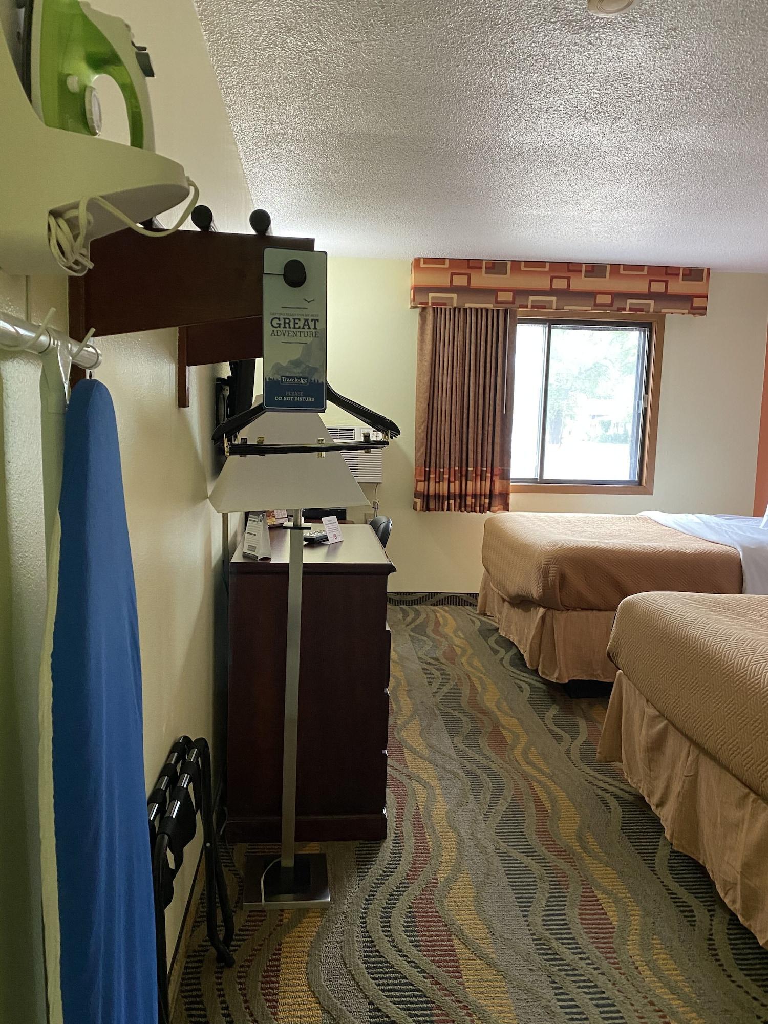 Travelodge By Wyndham La Porte/Michigan City Area Экстерьер фото