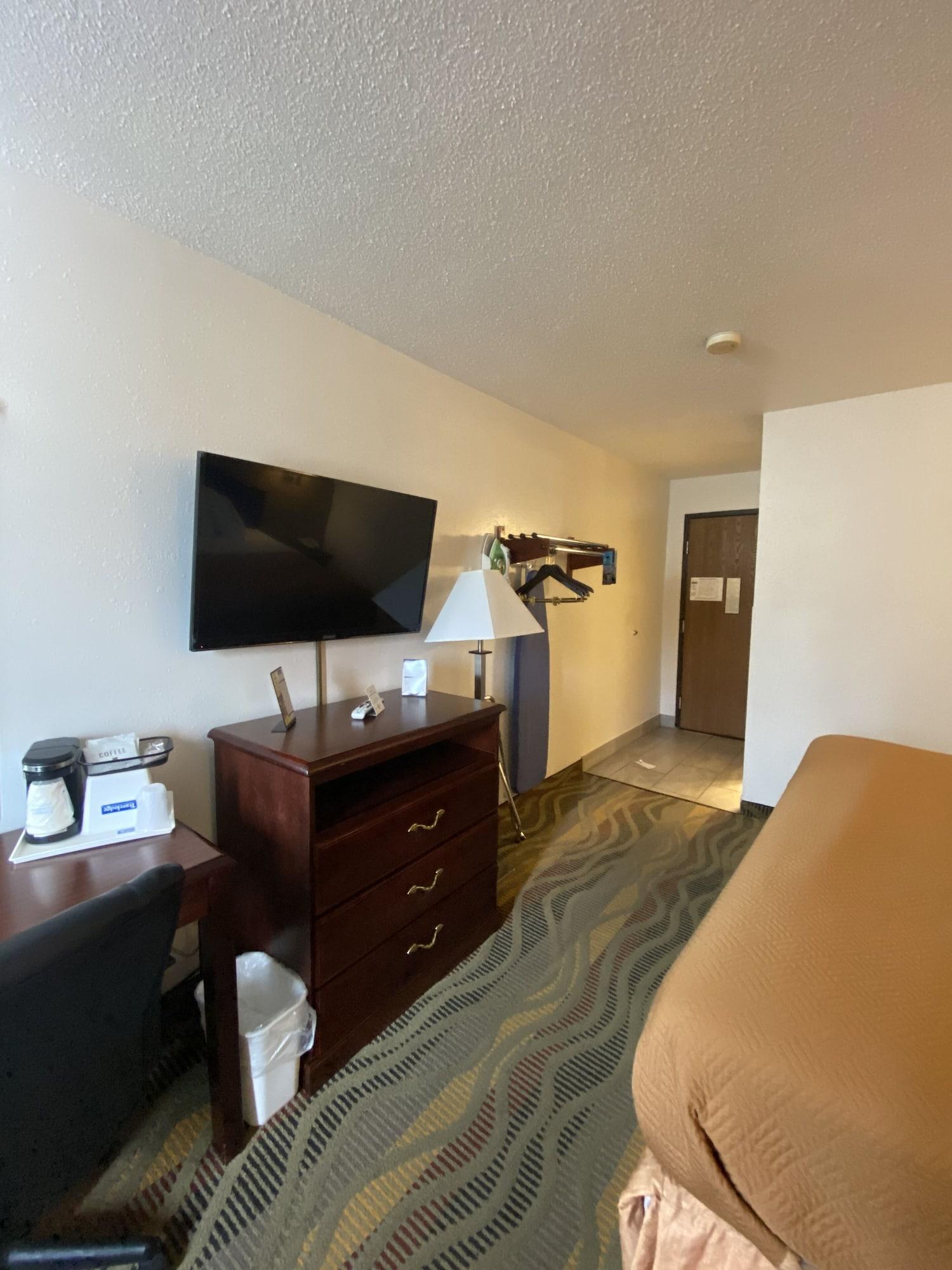 Travelodge By Wyndham La Porte/Michigan City Area Экстерьер фото
