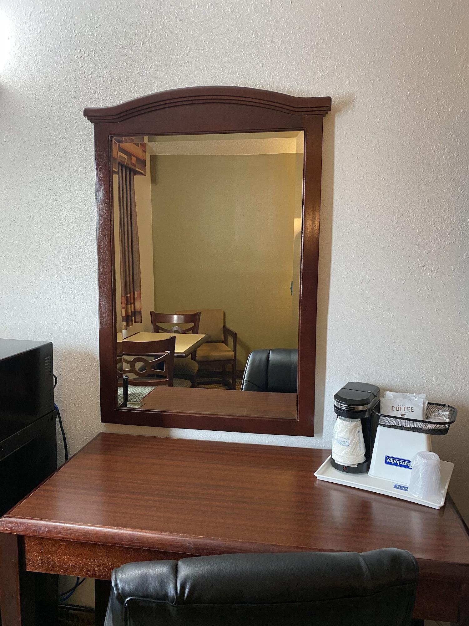 Travelodge By Wyndham La Porte/Michigan City Area Экстерьер фото